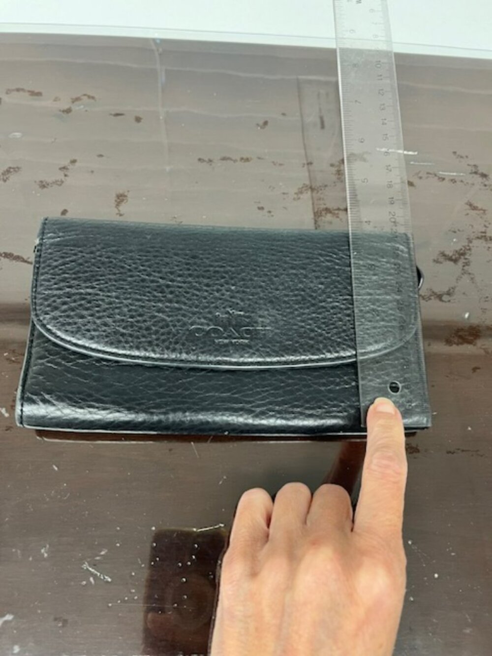 COACH black leather checkbook wallet - Picture 4 of 4
